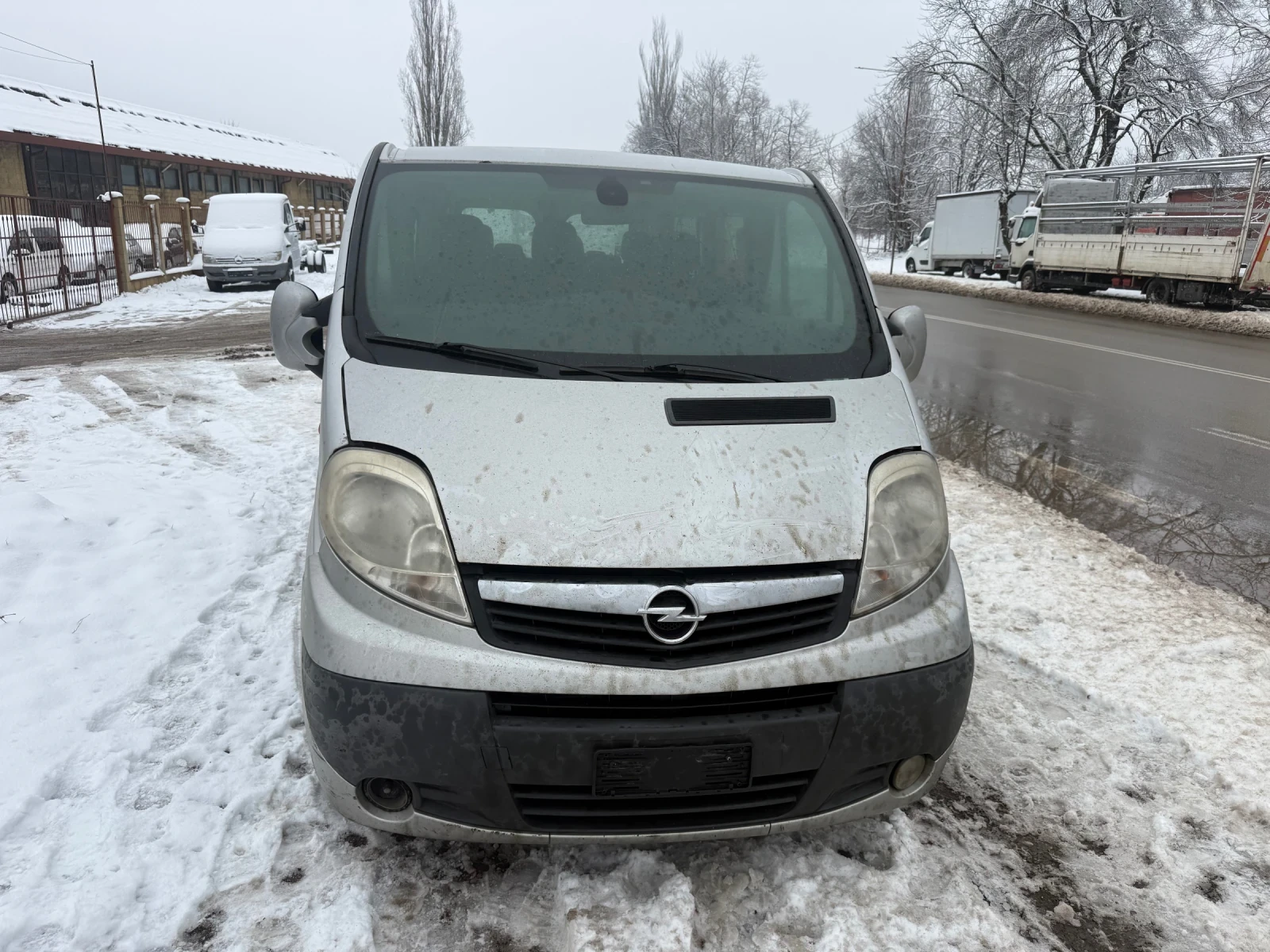 Opel Vivaro 2.0dci - изображение 4