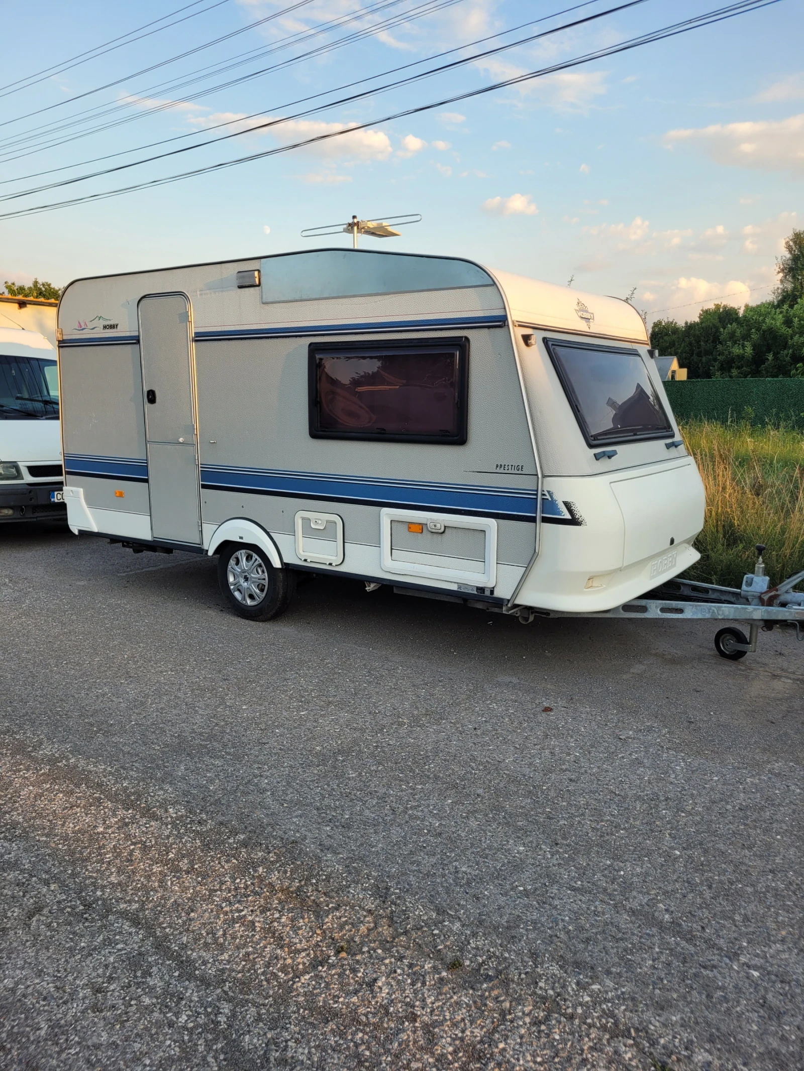 Каравана Hobby Hobbi, снимка 8 - Каравани и кемпери - 53910895