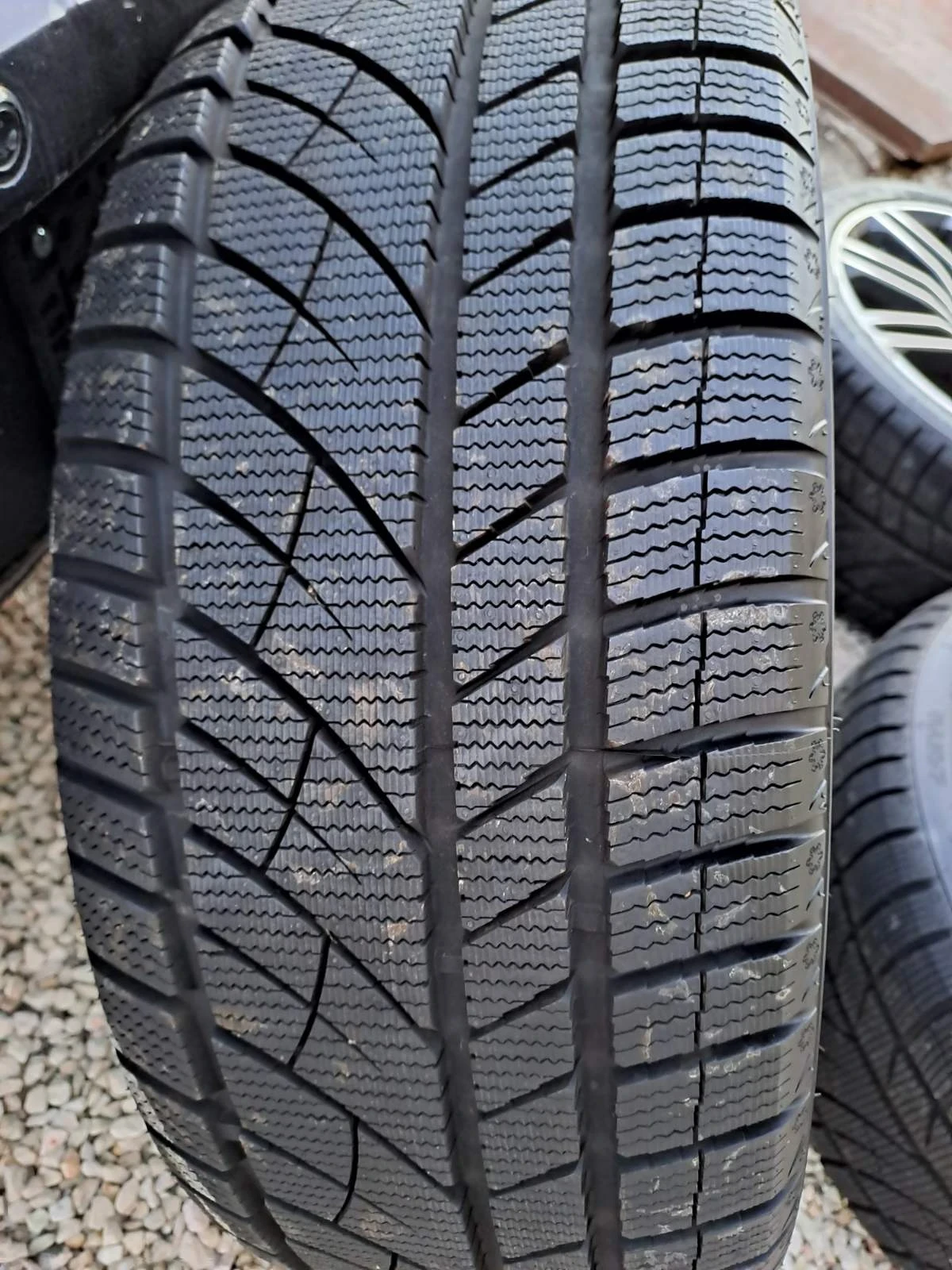    275/35R19  BMW 530 | Mobile.bg   9