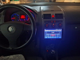 VW Touran 1.9  TDI, снимка 10 - Автомобили и джипове - 45769259