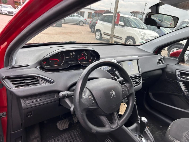 Peugeot 208 1.6HDI AVTOMAT EURO 5 ЛИЗИНГ, снимка 11 - Автомобили и джипове - 44403344