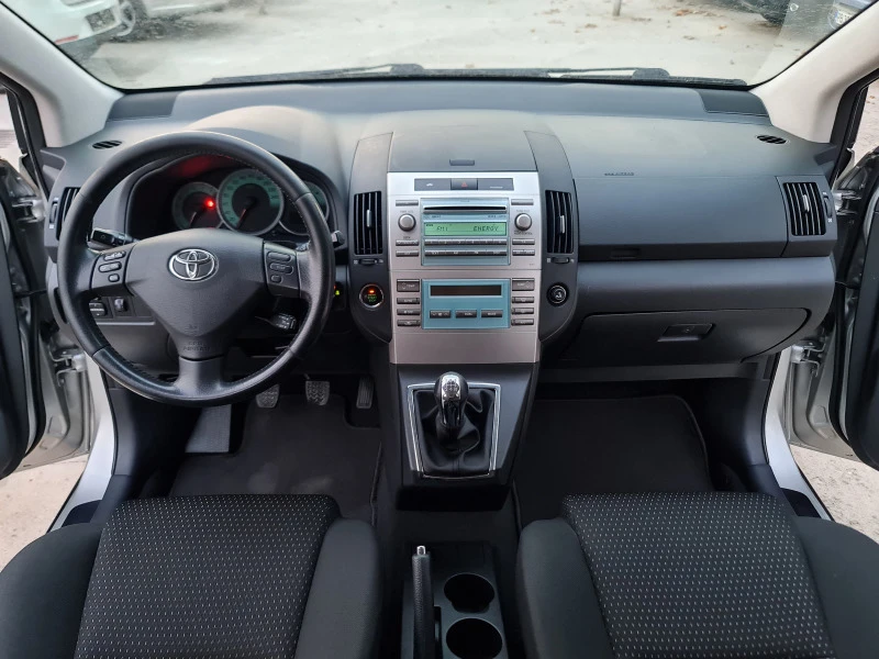 Toyota Corolla verso 1.8 Vvti FaceLift 7-местна Автопилот, снимка 12 - Автомобили и джипове - 46679183