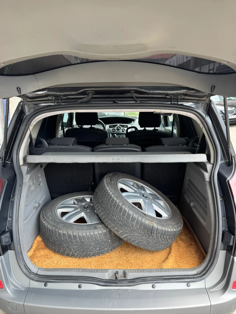 Renault Scenic, снимка 10 - Автомобили и джипове - 53012849