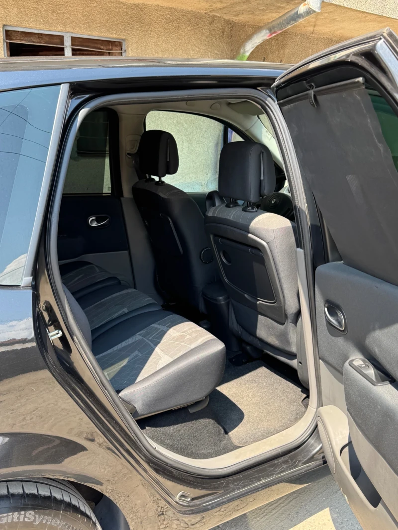 Renault Scenic, снимка 12 - Автомобили и джипове - 53012849