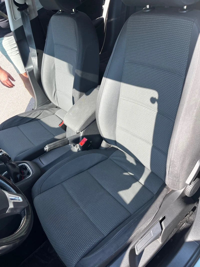 VW Golf 1, 6 TDI Highline, снимка 11 - Автомобили и джипове - 51702356