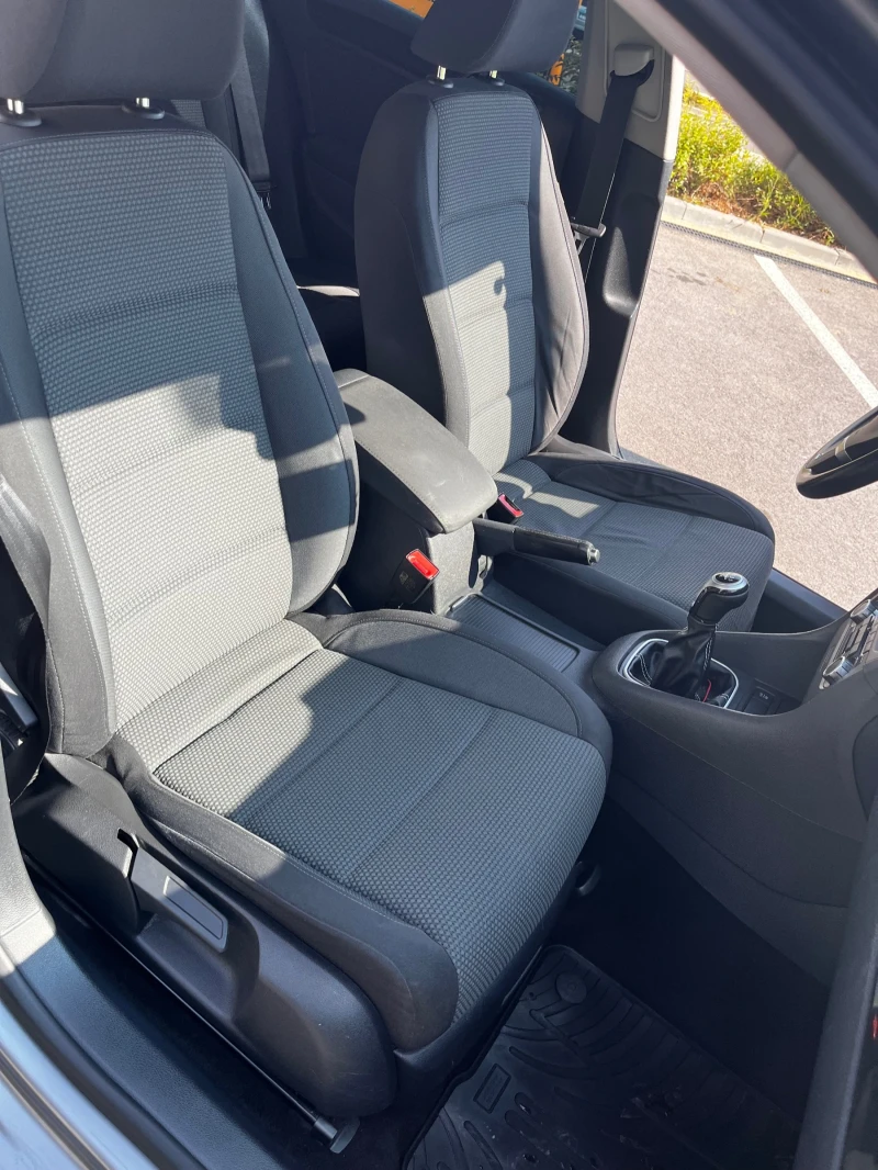 VW Golf 1, 6 TDI Highline, снимка 12 - Автомобили и джипове - 51702356