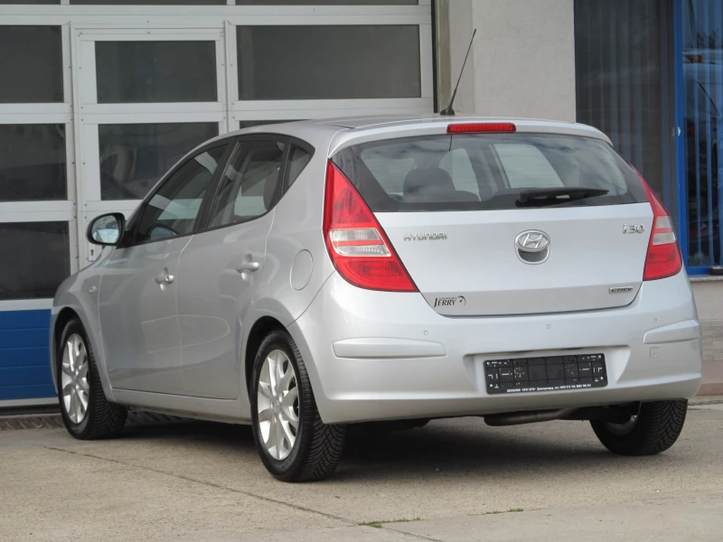 Hyundai I30 1.6CRDI, снимка 4 - Автомобили и джипове - 52054699