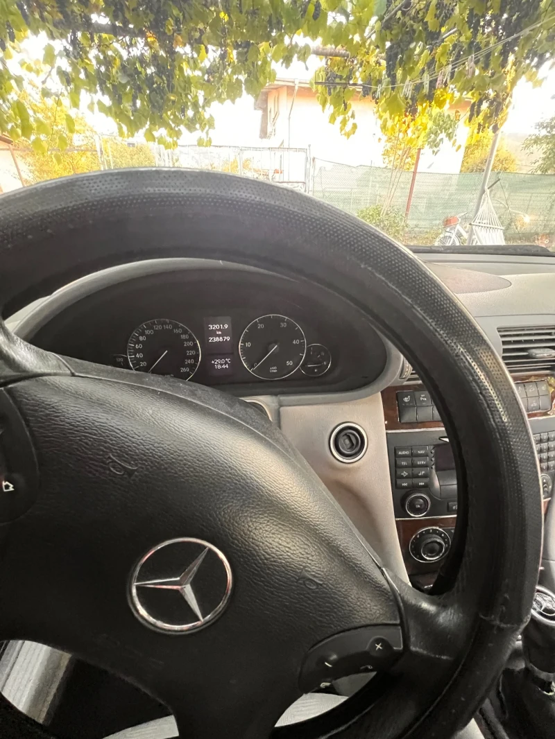 Mercedes-Benz C 200, снимка 5 - Автомобили и джипове - 52388143