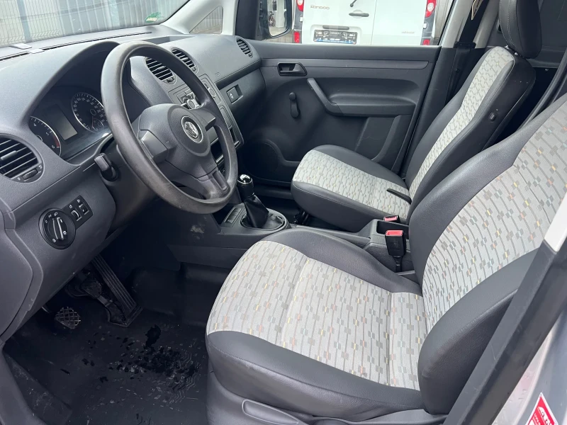 VW Caddy 1.6tdi-Klima-Maxi, снимка 8 - Автомобили и джипове - 52658086