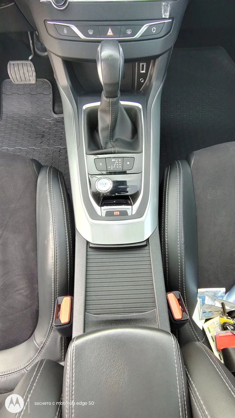 Peugeot 308 2.0 HDI GT line KEYLESS-GO, снимка 11 - Автомобили и джипове - 52839333