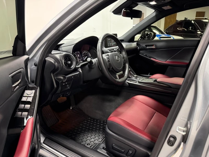 Lexus IS 300 AWD  CARFAX, снимка 5 - Автомобили и джипове - 53088847