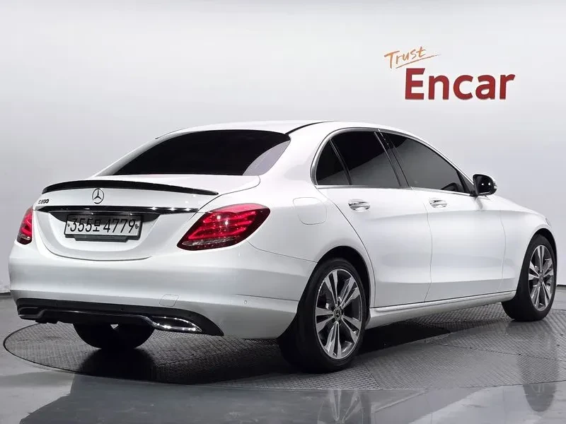 Mercedes-Benz C 180 САМО 30% АВАНС
