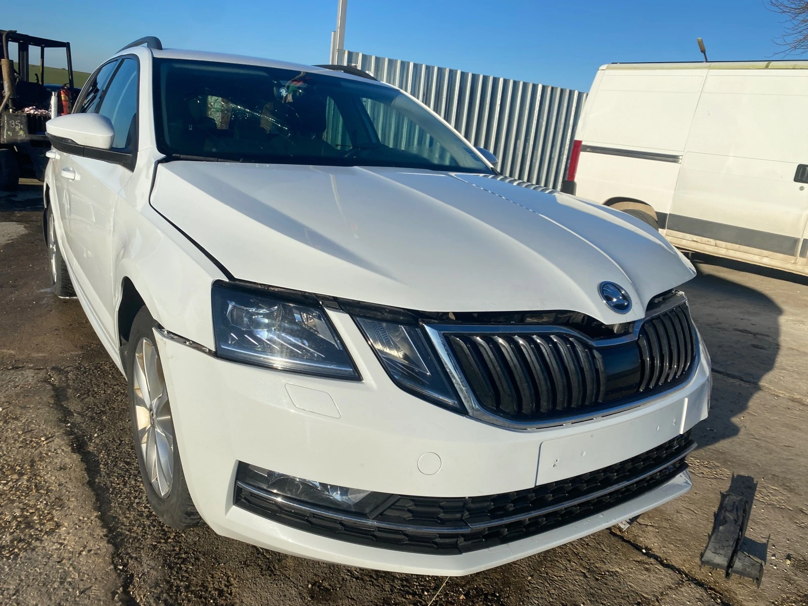 Skoda Octavia 1.5 TSI, снимка 1