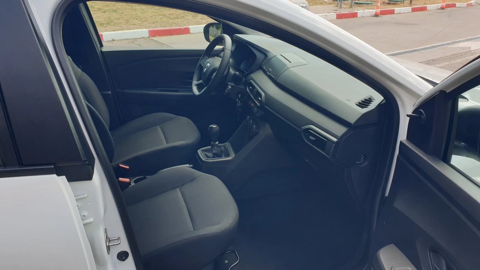 Dacia Sandero 11000.КМ-НОВА КОЛА-УНИКАТ | Mobile.bg — изображение 12