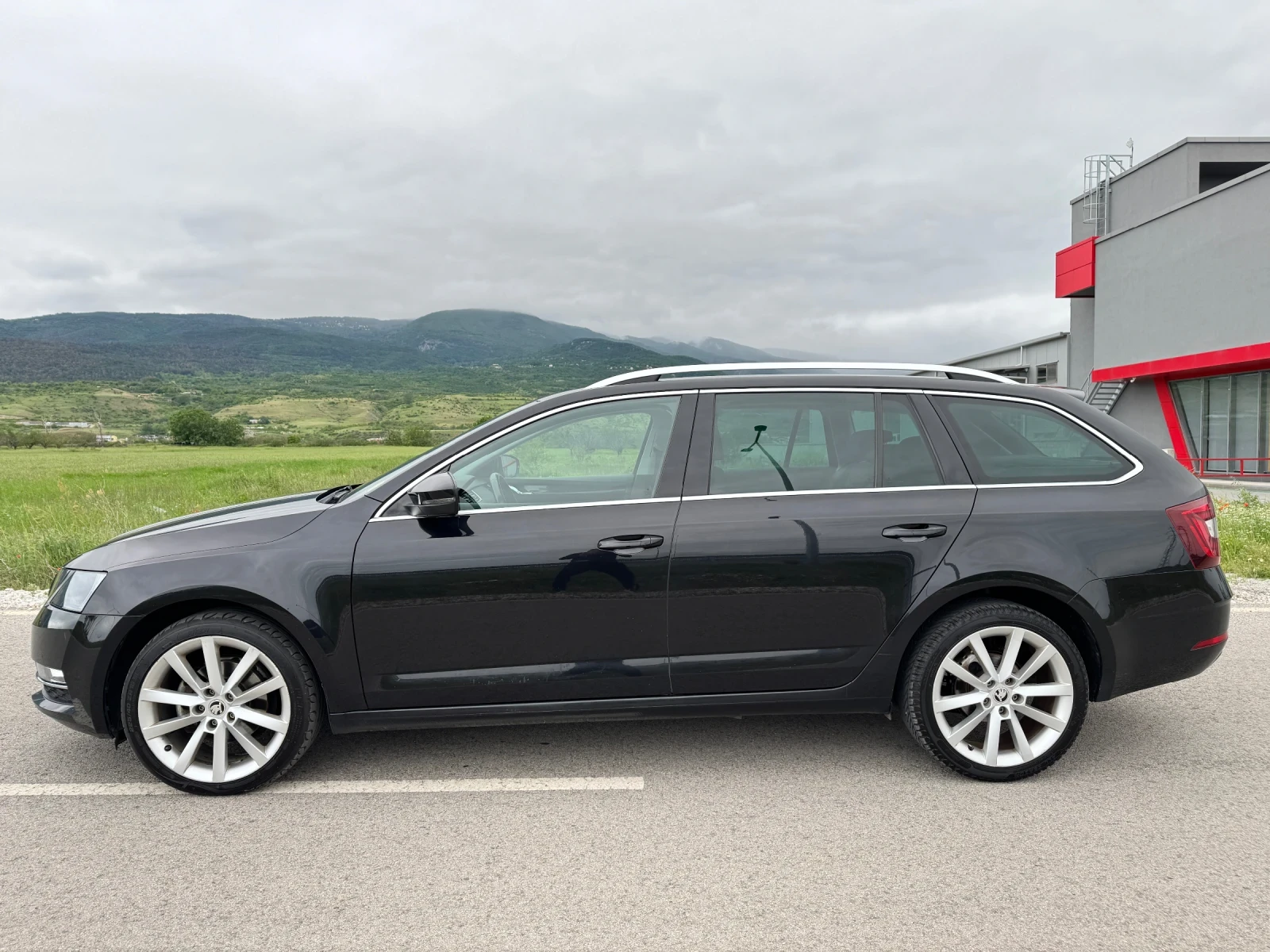 Skoda Octavia 2.0 TDI / FACELIFT / DSG / DISTRONIC / NAVI / KOJA - изображение 4