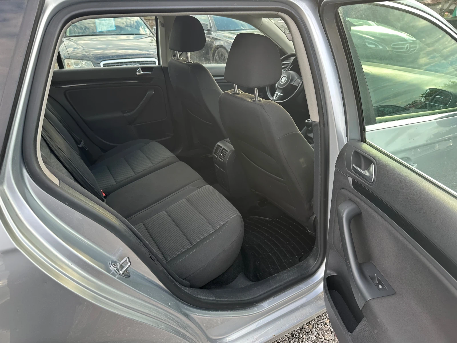 VW Golf 1.6 TDI - изображение 10