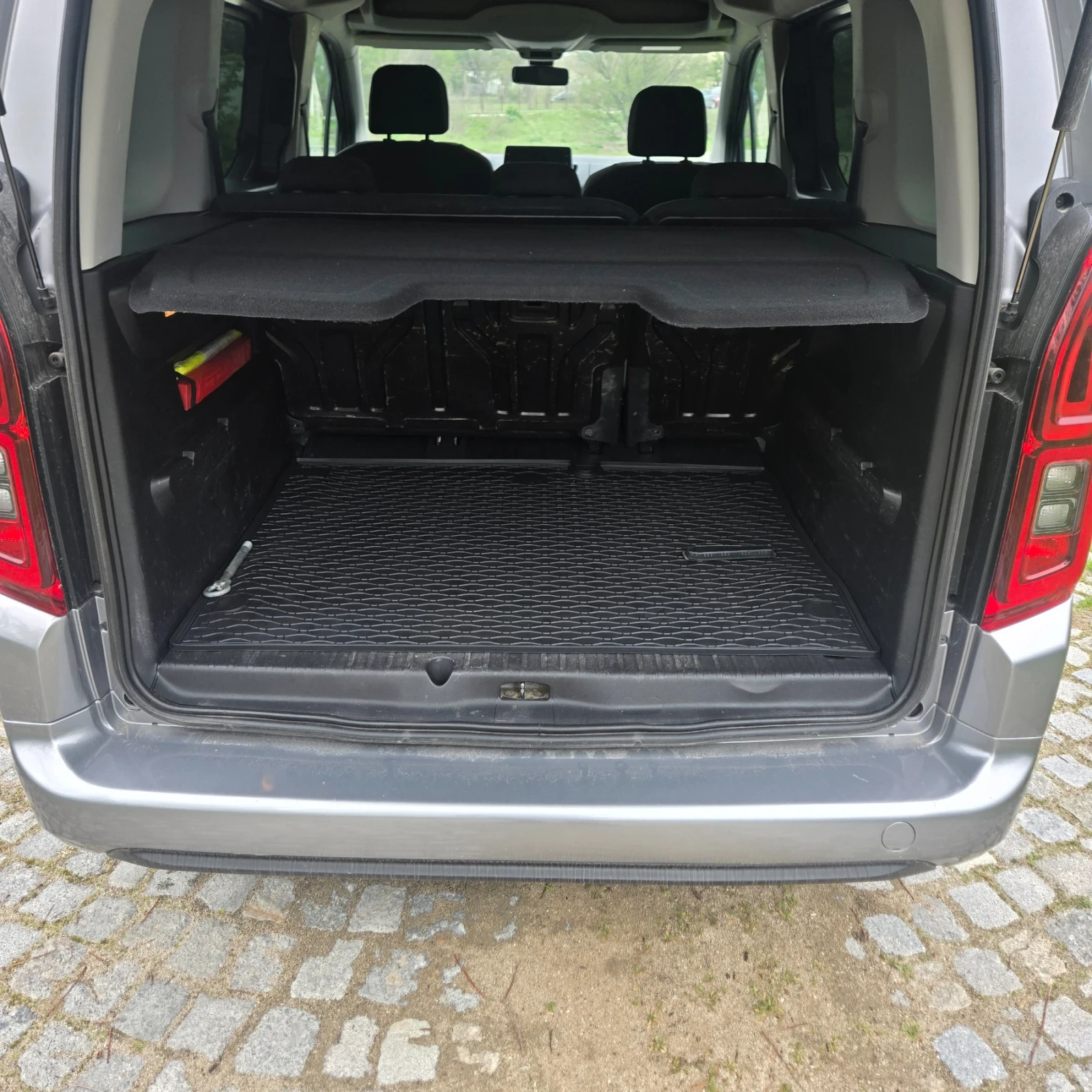 Citroen Berlingo 1.5L Пътническо  - изображение 8