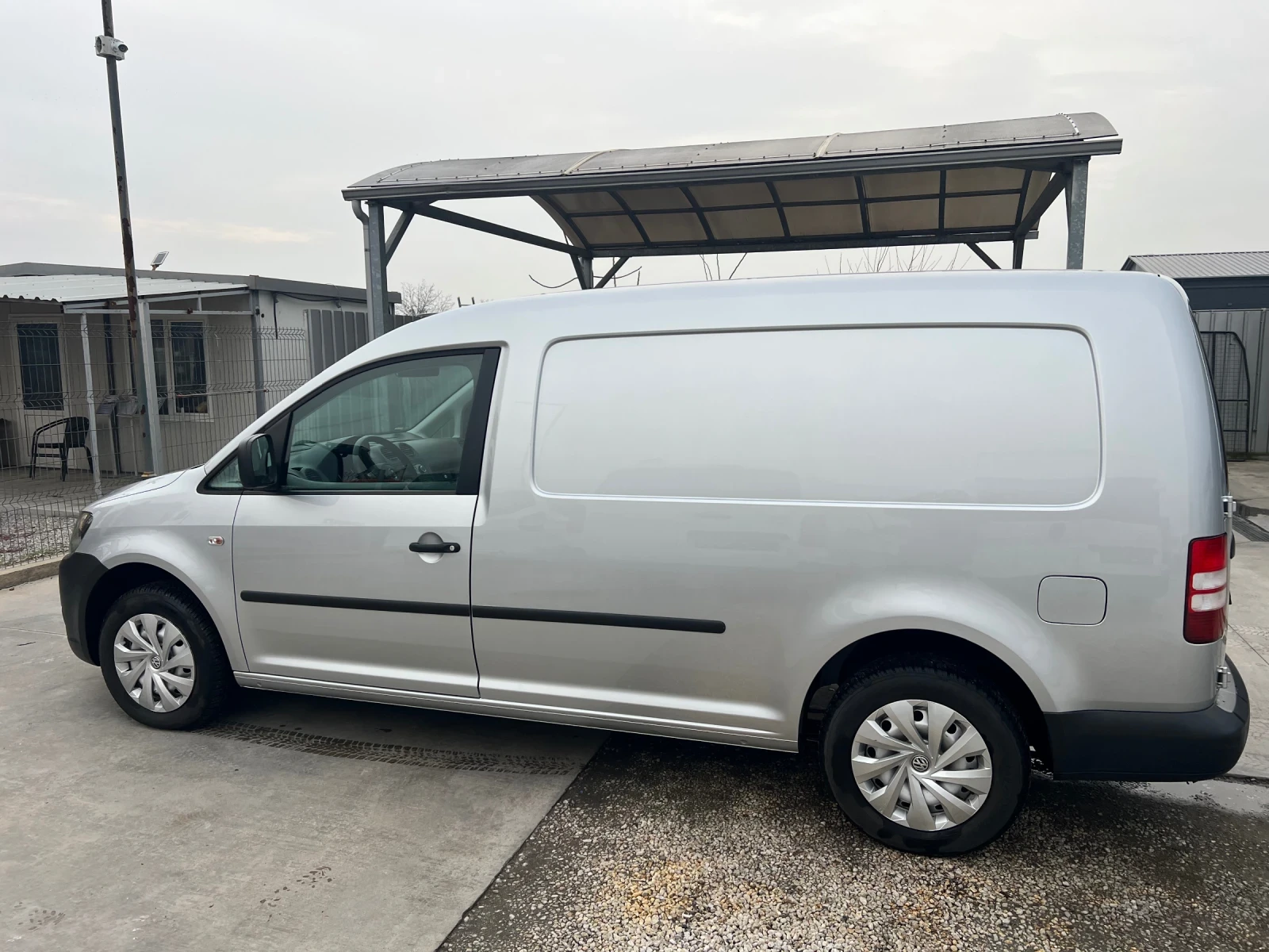 VW Caddy 1.6tdi-Klima-Maxi - изображение 5