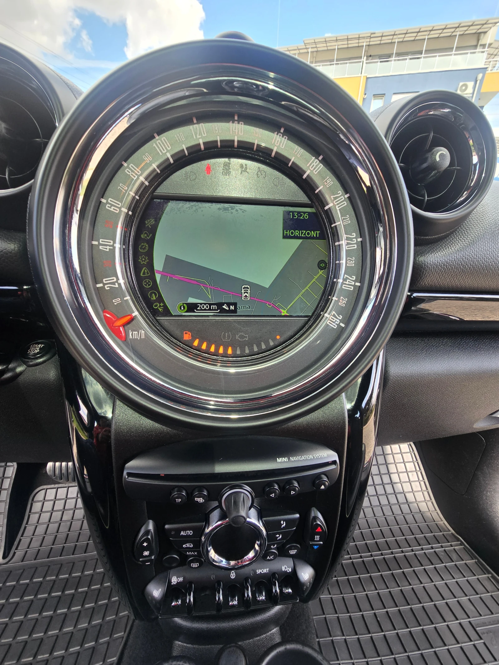 Mini Countryman  JOHN COOPER WORKS от ШВЕЙЦАРИЯ 4Х4 FULL ЕКСТРИ, снимка 13 - Автомобили и джипове - 53998948