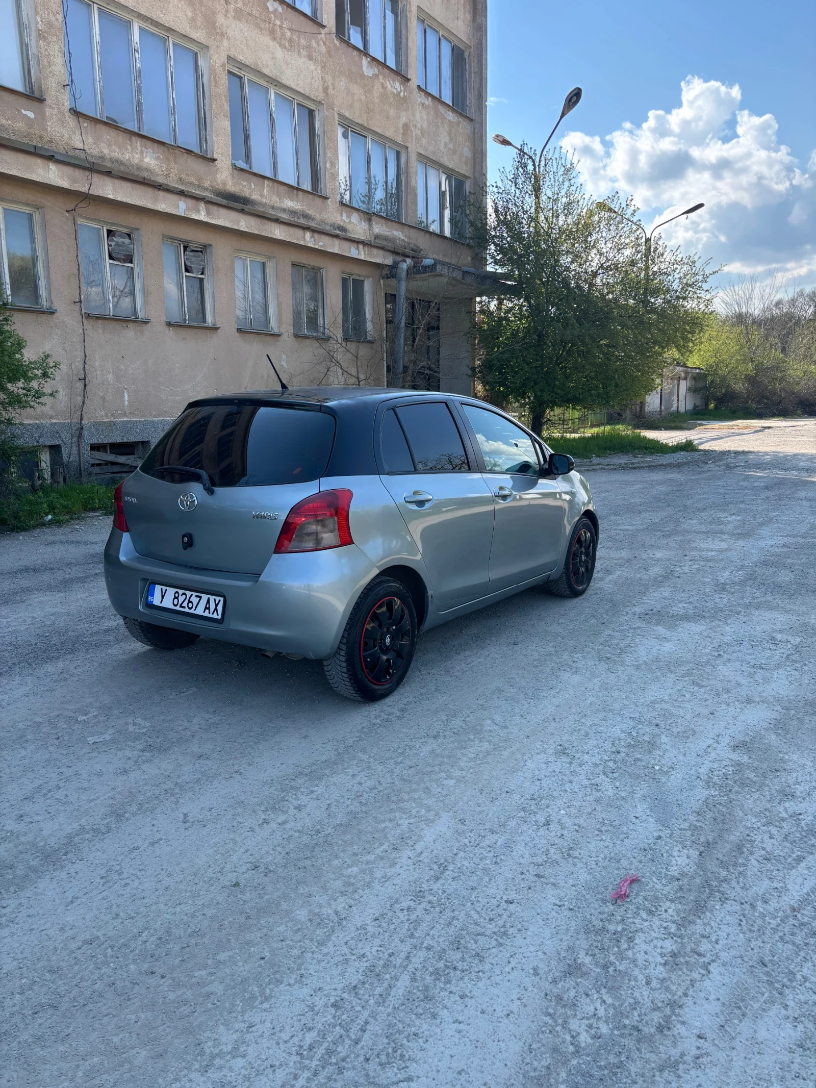 Toyota Yaris 1.3, снимка 3 - Автомобили и джипове - 54346824