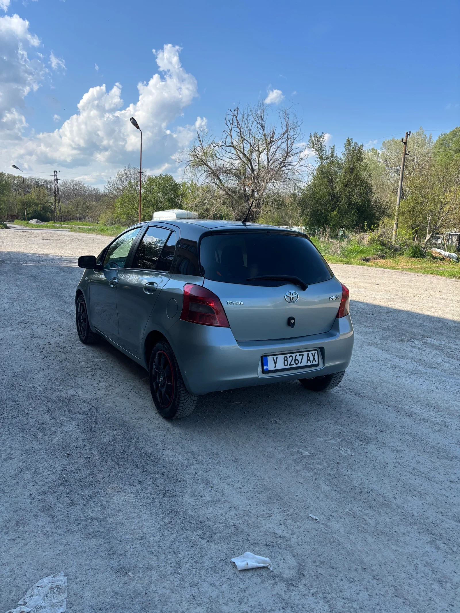 Toyota Yaris 1.3, снимка 7 - Автомобили и джипове - 54346824