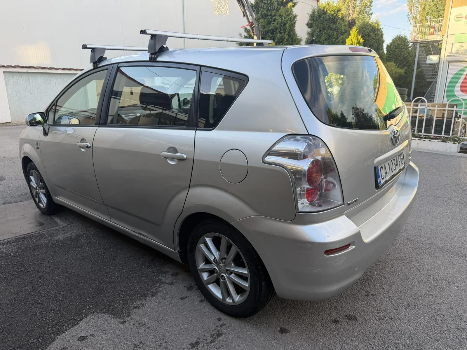 Toyota Corolla verso 1.8 VVT-i (ВЕРИГА! 7 Местна! ), снимка 5 - Автомобили и джипове - 54704858