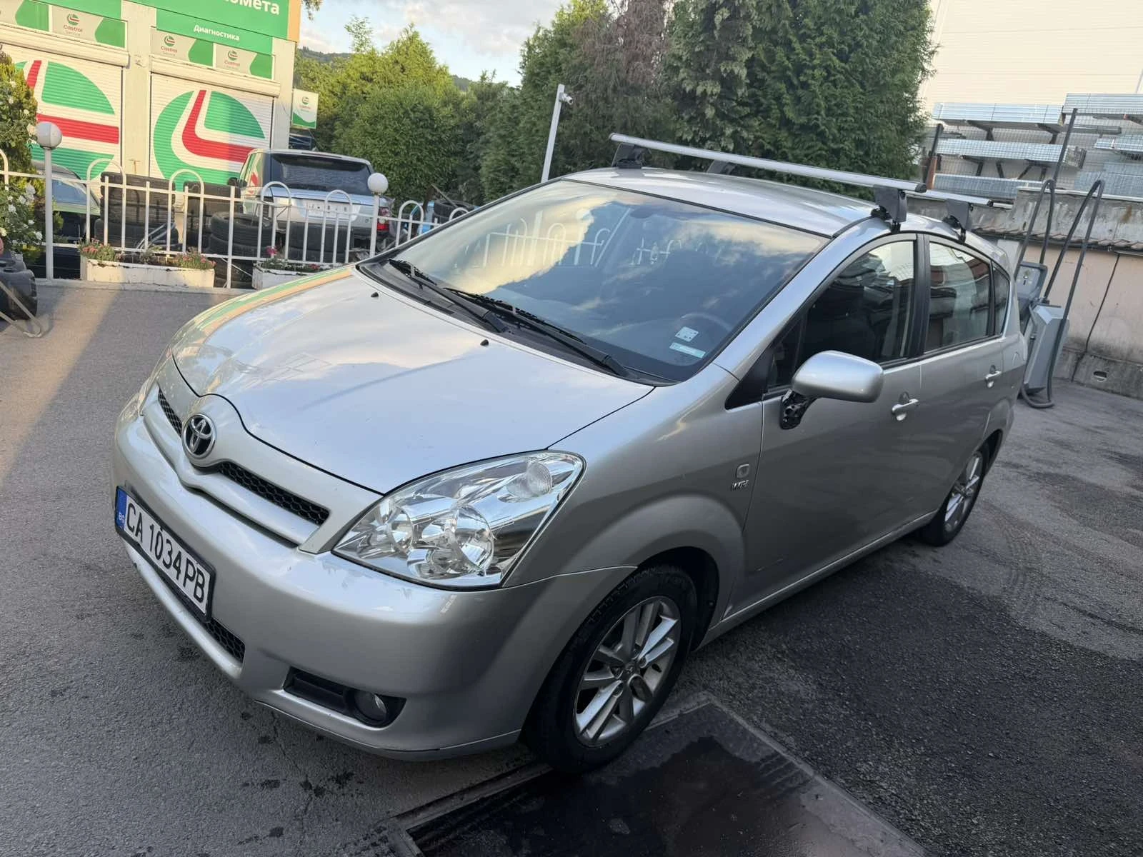 Toyota Corolla verso 1.8 VVT-i (ВЕРИГА! 7 Местна! ), снимка 2 - Автомобили и джипове - 54704858