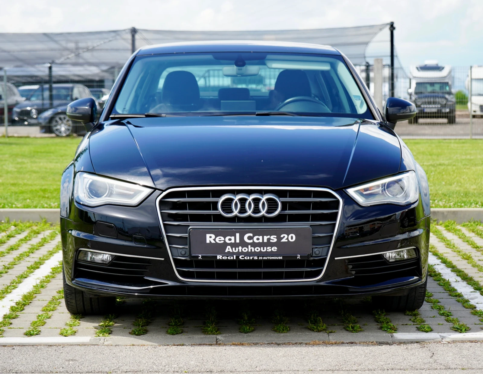 Audi A3 1.6 TDI* РЕГИСТРИРАНА* , снимка 2 - Автомобили и джипове - 55022750