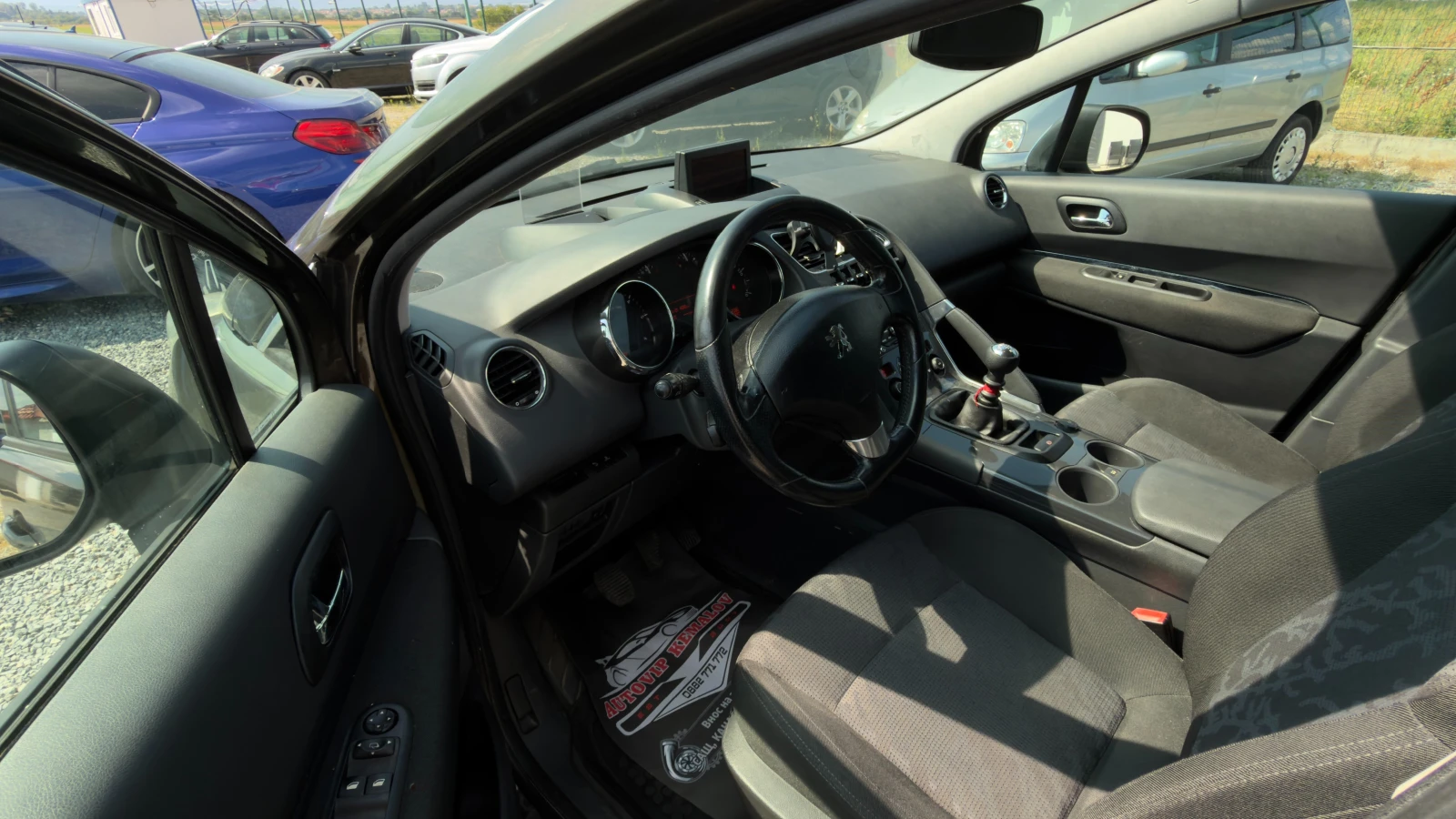 Peugeot 3008 1.6 HDI* 110 к.с* HEADUP* NAVI* , снимка 9 - Автомобили и джипове - 55061585