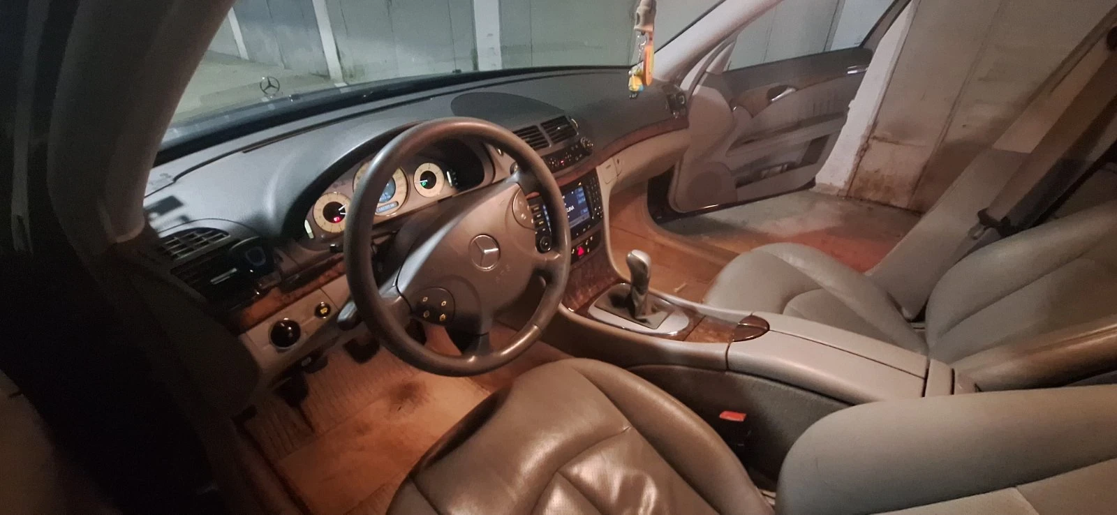 Mercedes-Benz E 270, снимка 5 - Автомобили и джипове - 55068774