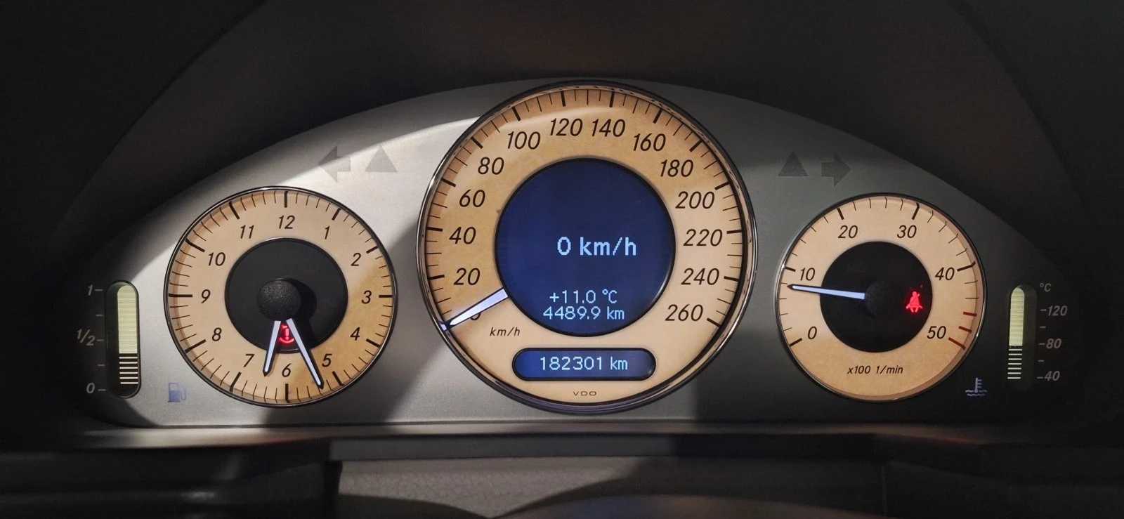 Mercedes-Benz E 270, снимка 9 - Автомобили и джипове - 55068774