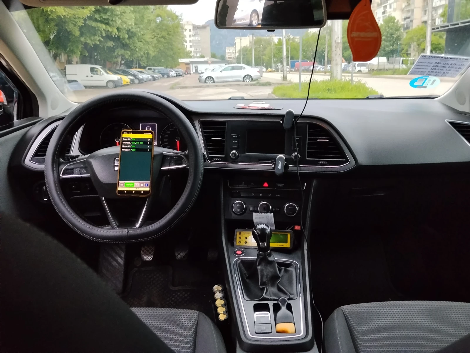 Seat Leon 1.5клима, снимка 9 - Автомобили и джипове - 55127298
