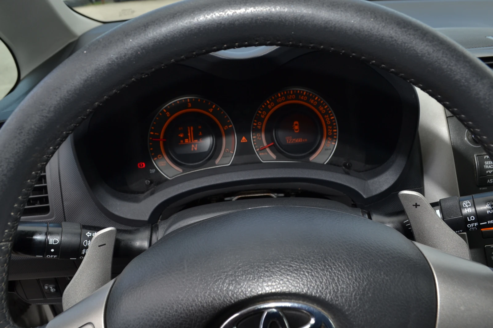 Toyota Auris 1.4D-4D-AVTOMAT, снимка 12 - Автомобили и джипове - 55574574