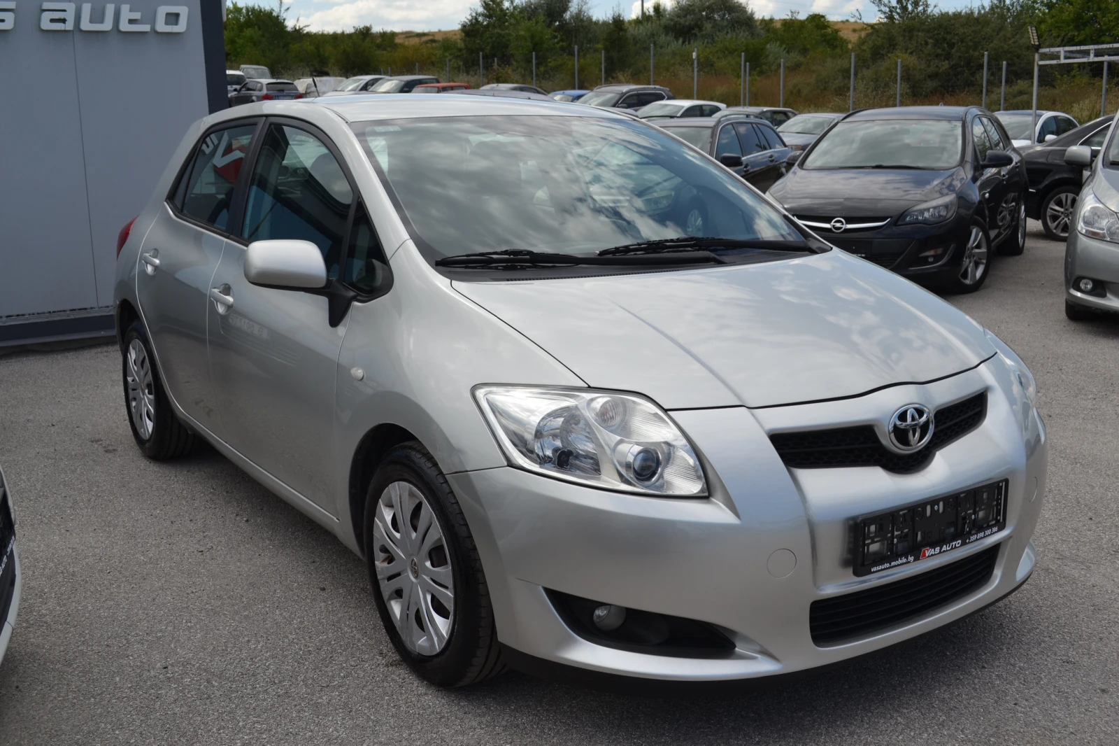 Toyota Auris 1.4D-4D-AVTOMAT, снимка 3 - Автомобили и джипове - 55574574