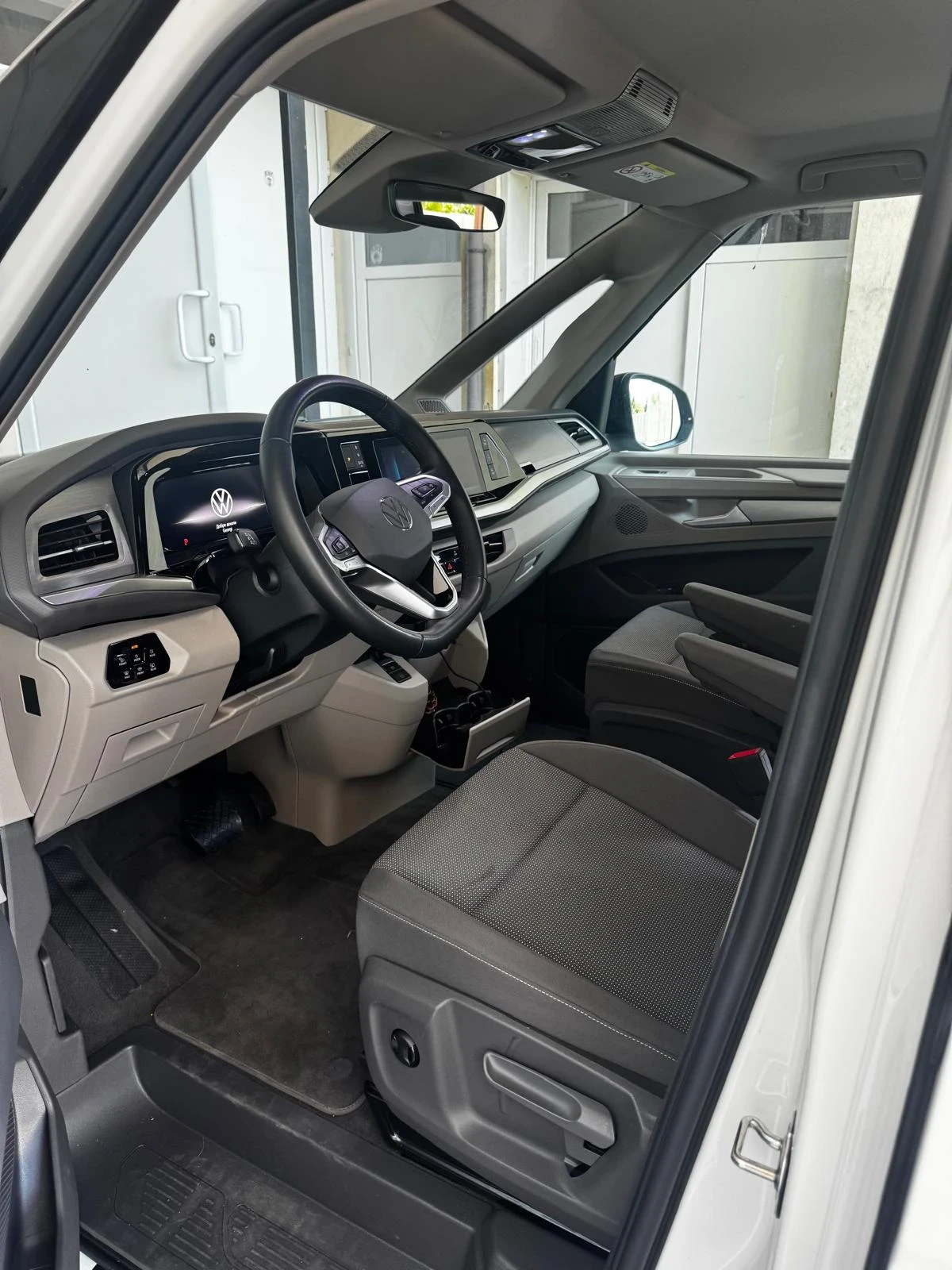 VW Multivan Life L 2.0 TDI DSG 150 к.с., снимка 8 - Автомобили и джипове - 55586291