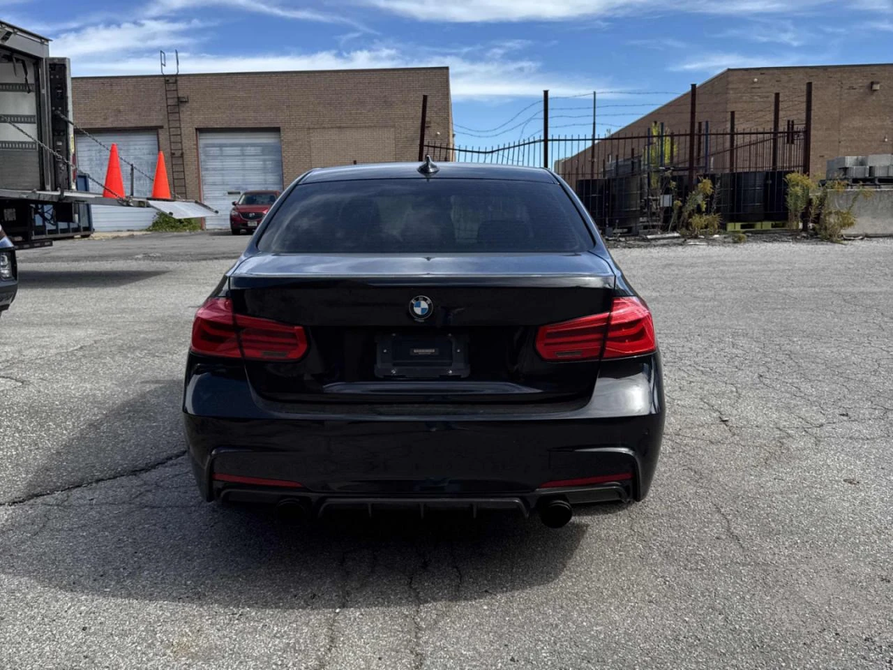BMW 335 M-pack* Shadow-line* Harman/Kardon* Keyless, снимка 4 - Автомобили и джипове - 56249083