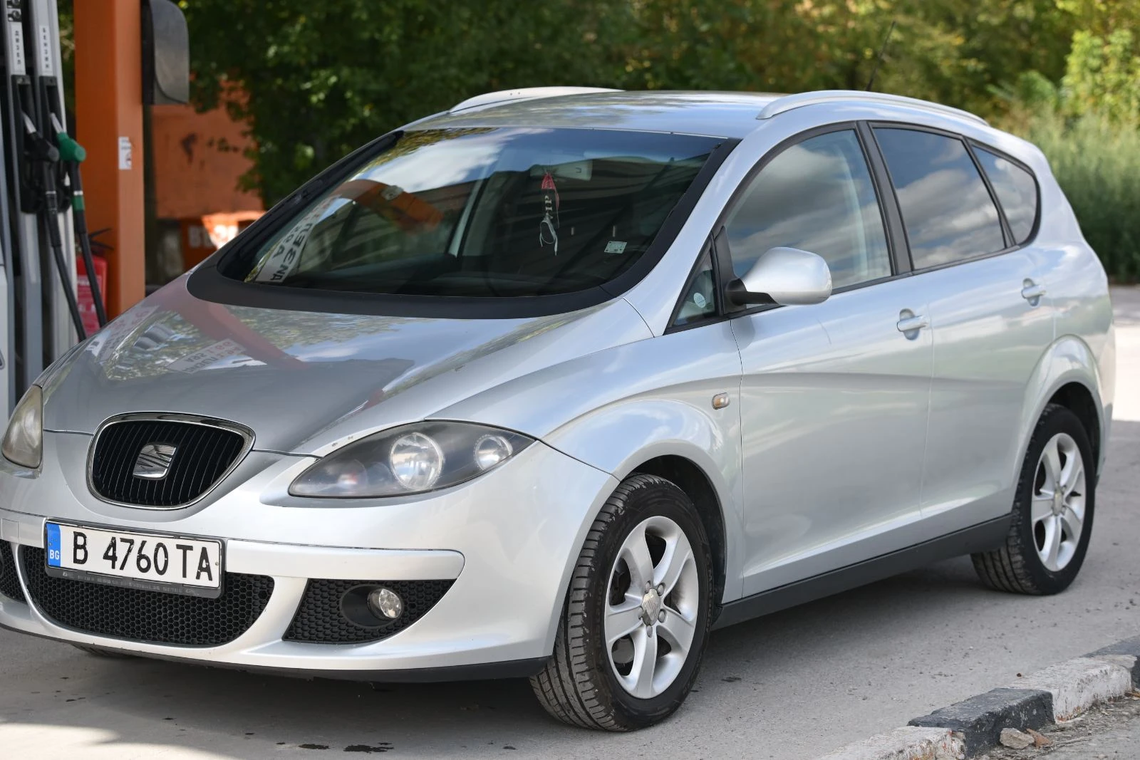 Seat Altea XL 1.9 TDI, снимка 2 - Автомобили и джипове - 56347247