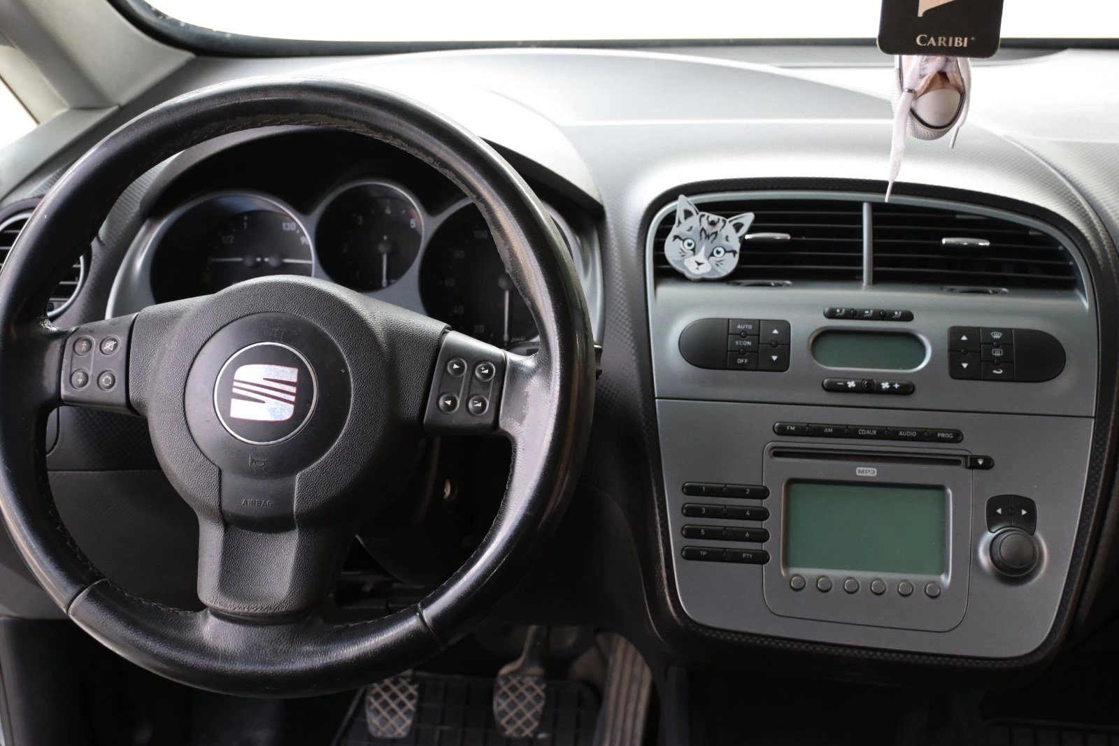 Seat Altea XL 1.9 TDI, снимка 8 - Автомобили и джипове - 56347247
