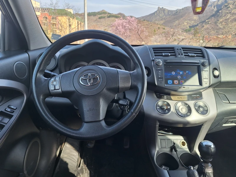 Toyota Rav4 2.2 D4D , снимка 11 - Автомобили и джипове - 49485521