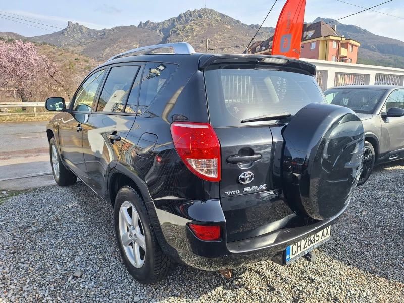 Toyota Rav4 2.2 D4D , снимка 6 - Автомобили и джипове - 49485521