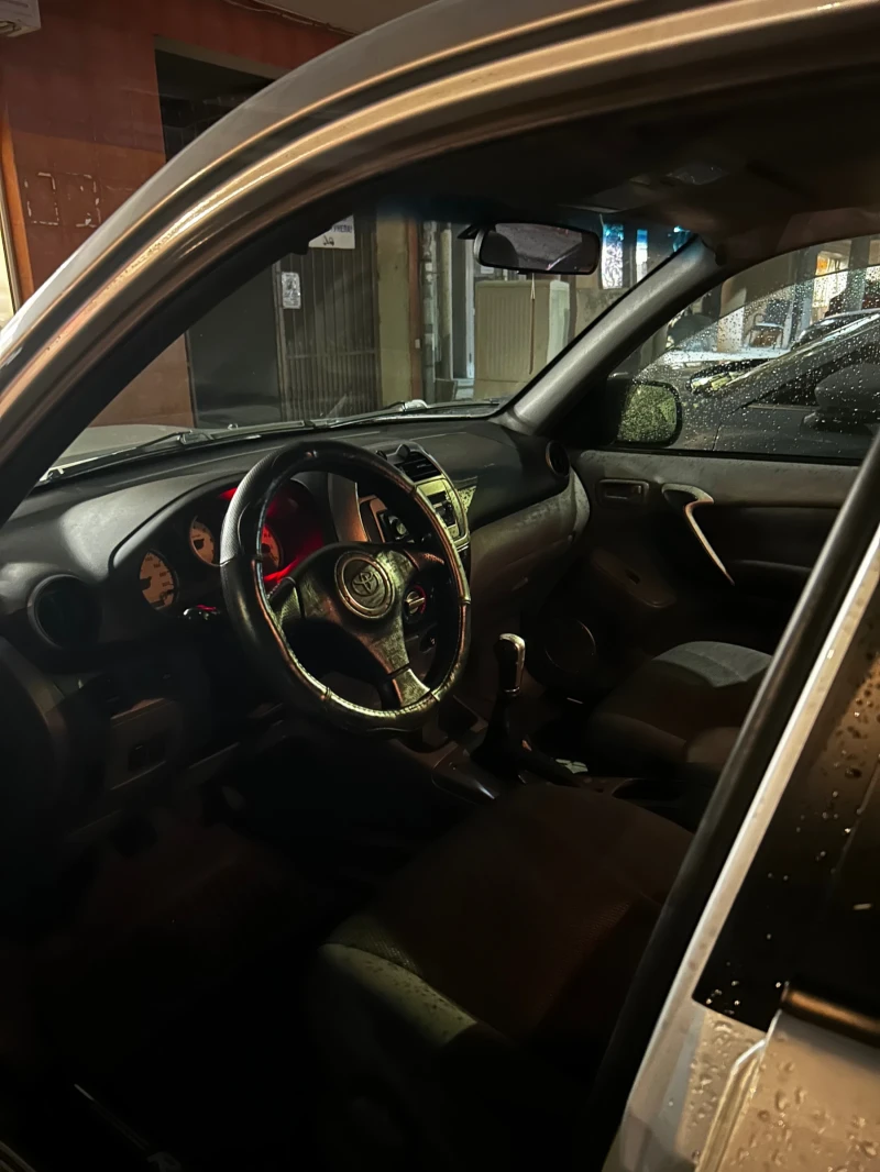 Toyota Rav4, снимка 4 - Автомобили и джипове - 52417037