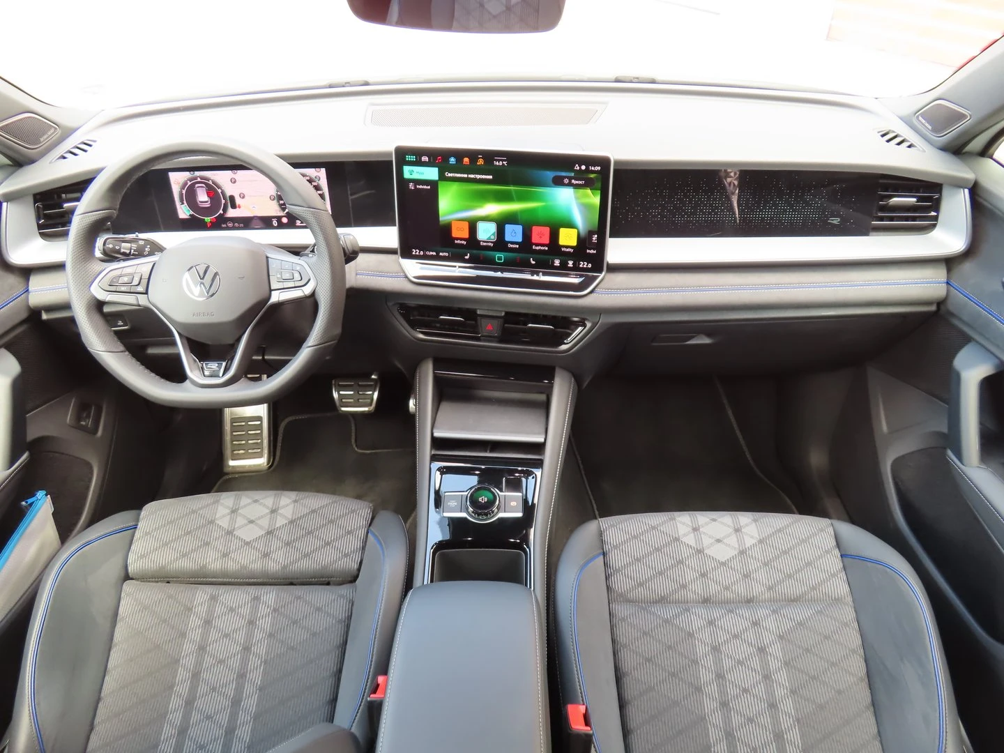 VW Tayron R-Line 2.0 TSI OPF 4MOTION DSG - изображение 8