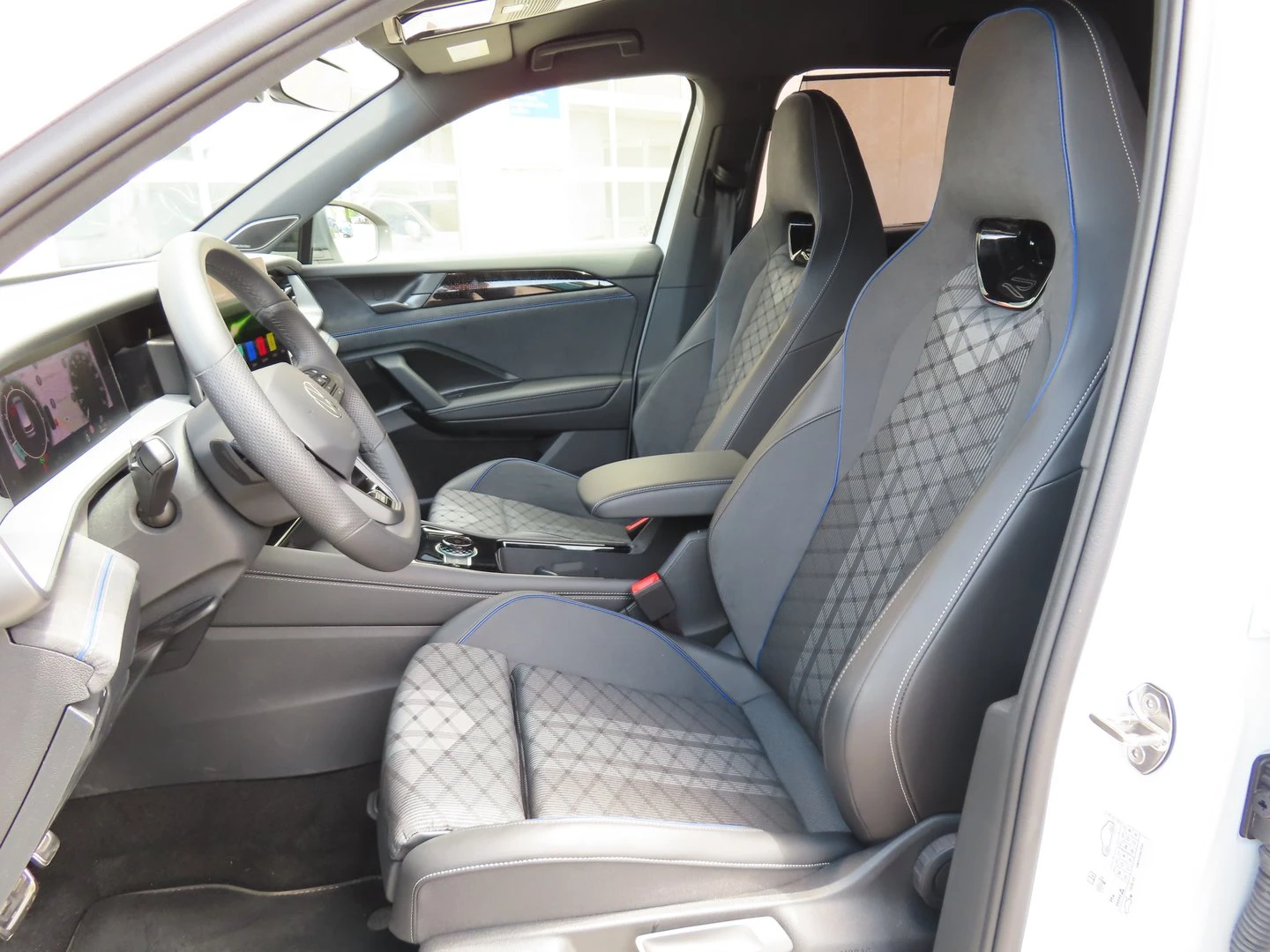 VW Tayron R-Line 2.0 TSI OPF 4MOTION DSG - изображение 4
