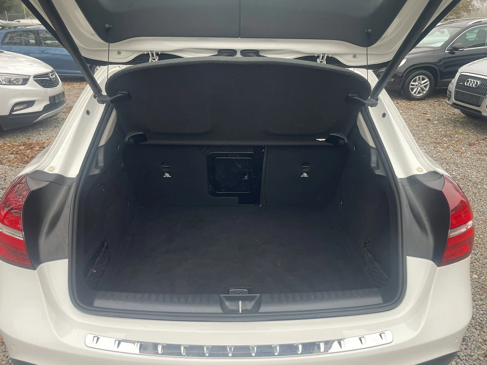 Mercedes-Benz GLA 200 KAMERA NAVI DISTRONIK SLIDENE NA LNTITE  | Mobile.bg   11