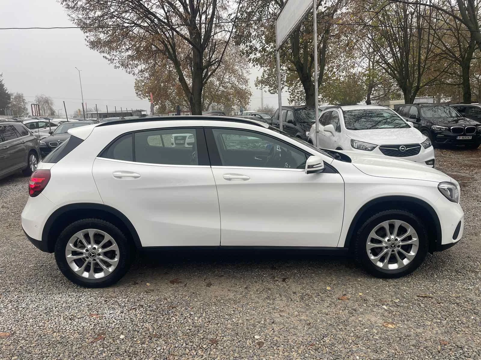 Mercedes-Benz GLA 200 KAMERA NAVI DISTRONIK SLIDENE NA LNTITE  | Mobile.bg   3