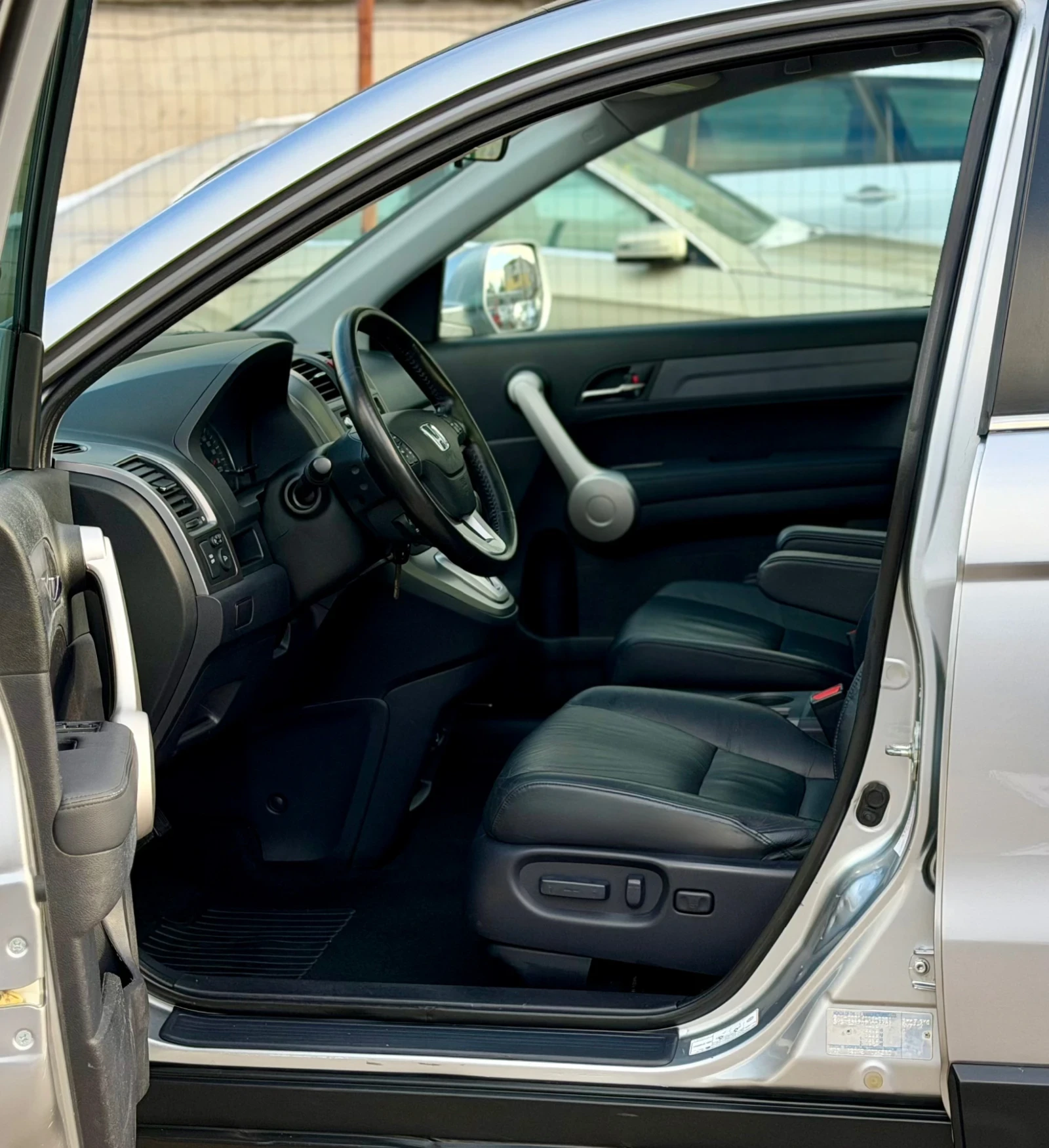 Honda Cr-v 2.0i Automatic Executive Panorama Много Запазена!, снимка 6 - Автомобили и джипове - 54161012