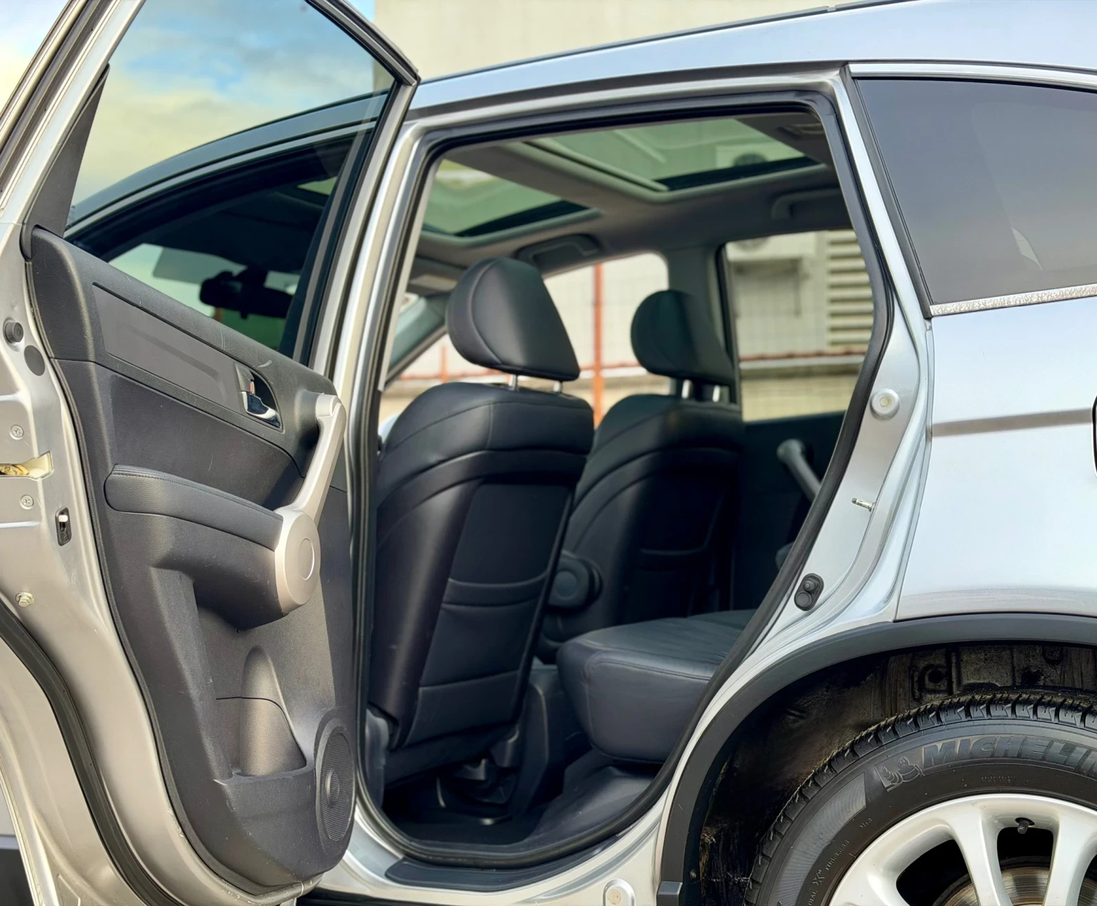 Honda Cr-v 2.0i Automatic Executive Panorama Много Запазена!, снимка 11 - Автомобили и джипове - 54161012