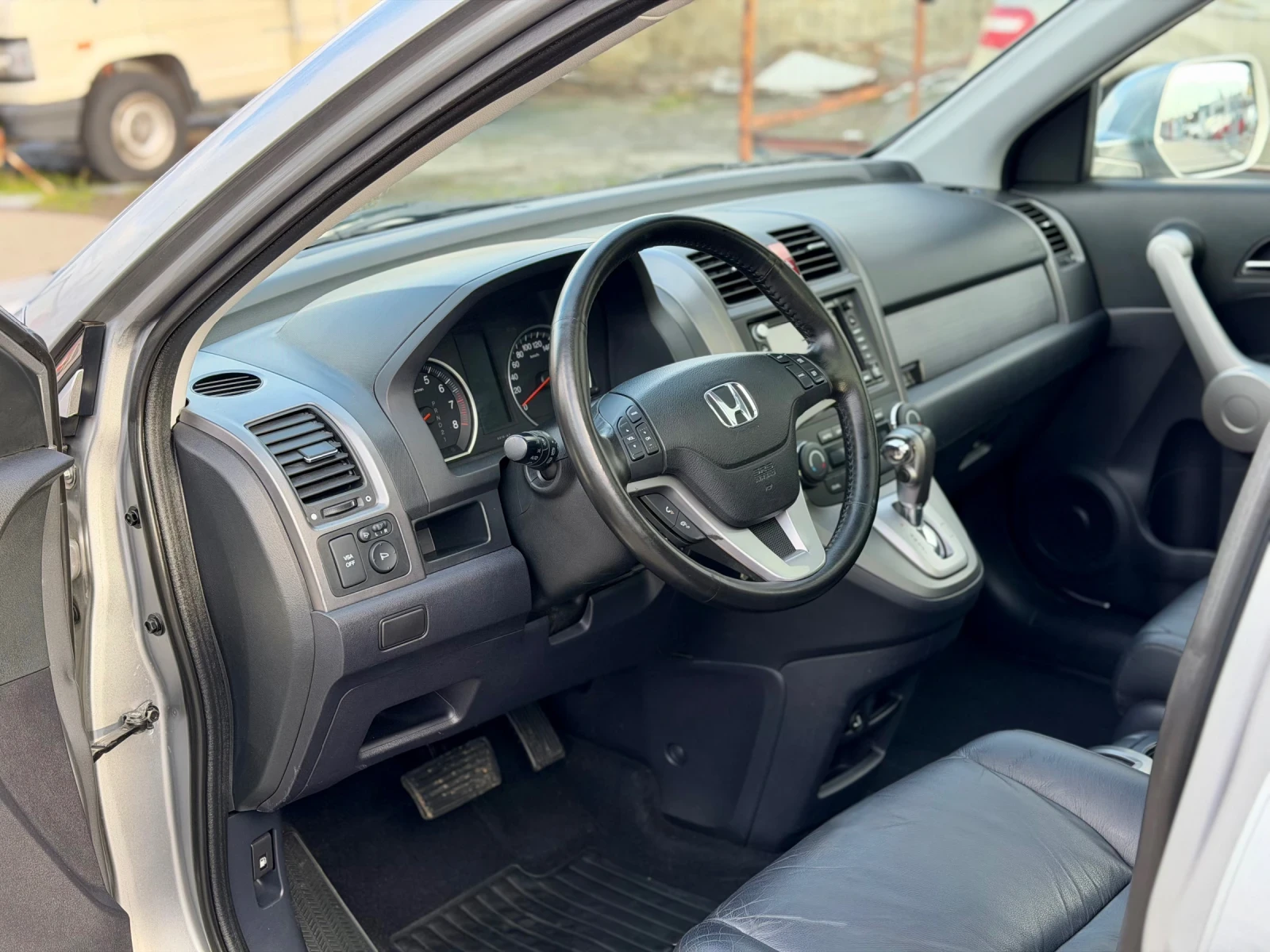 Honda Cr-v 2.0i Automatic Executive Panorama Много Запазена!, снимка 8 - Автомобили и джипове - 54161012