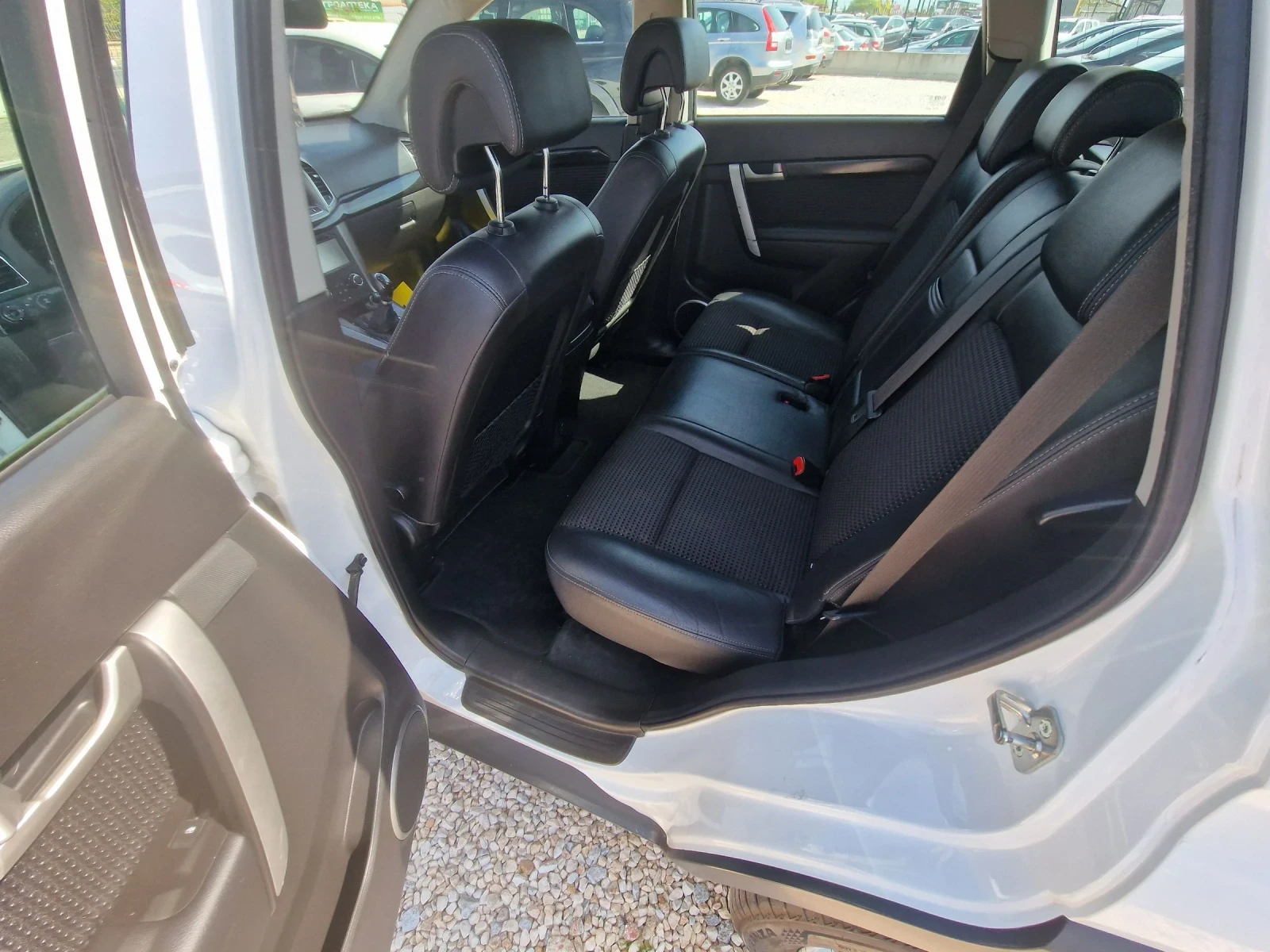 Chevrolet Captiva 2.4 BENZIN-TOP, снимка 14 - Автомобили и джипове - 54335617