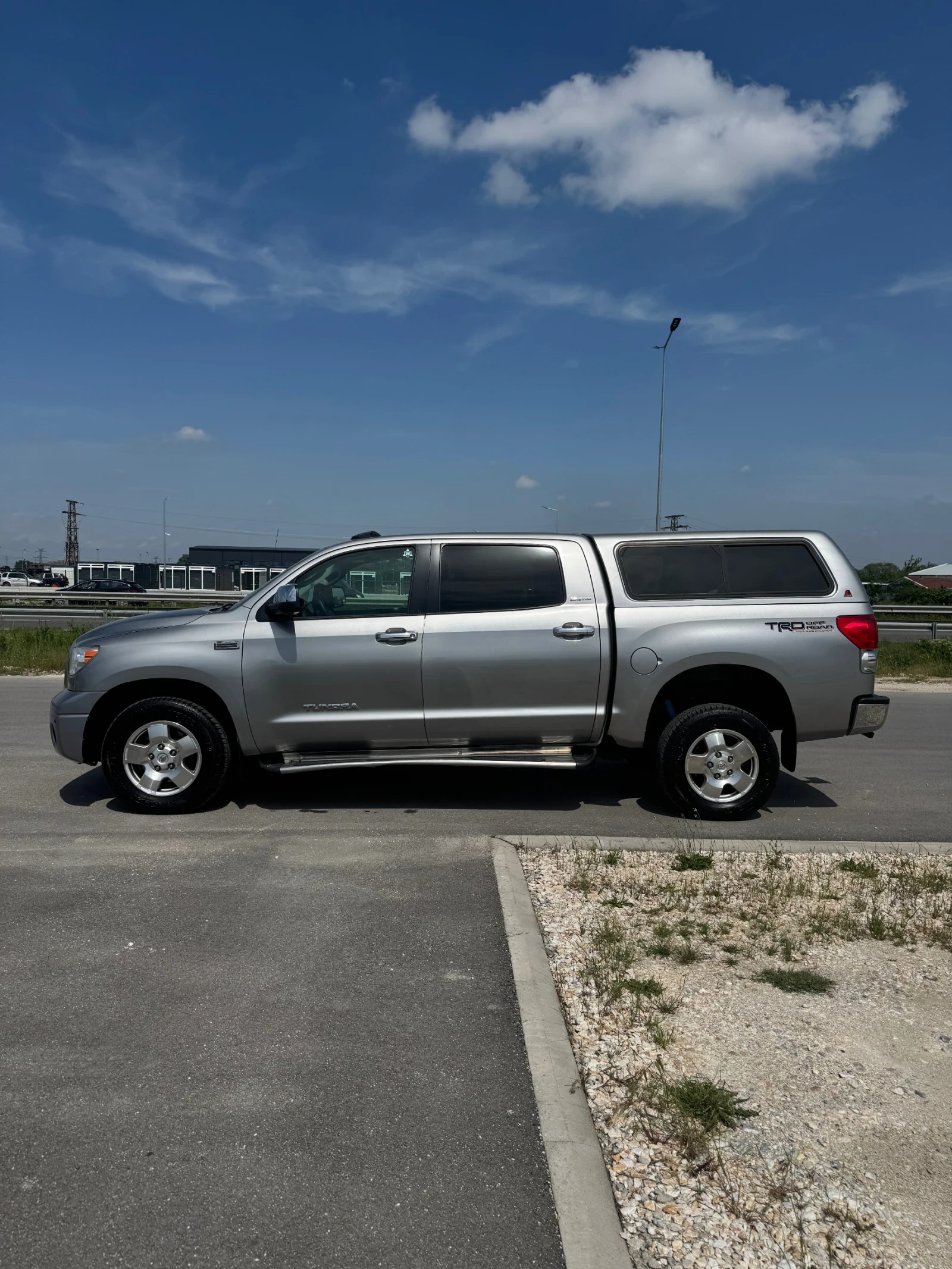 Toyota Tundra Limited TRD, снимка 2 - Автомобили и джипове - 54509282